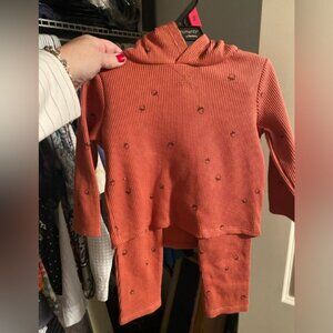 Thermal top with thermal leggings